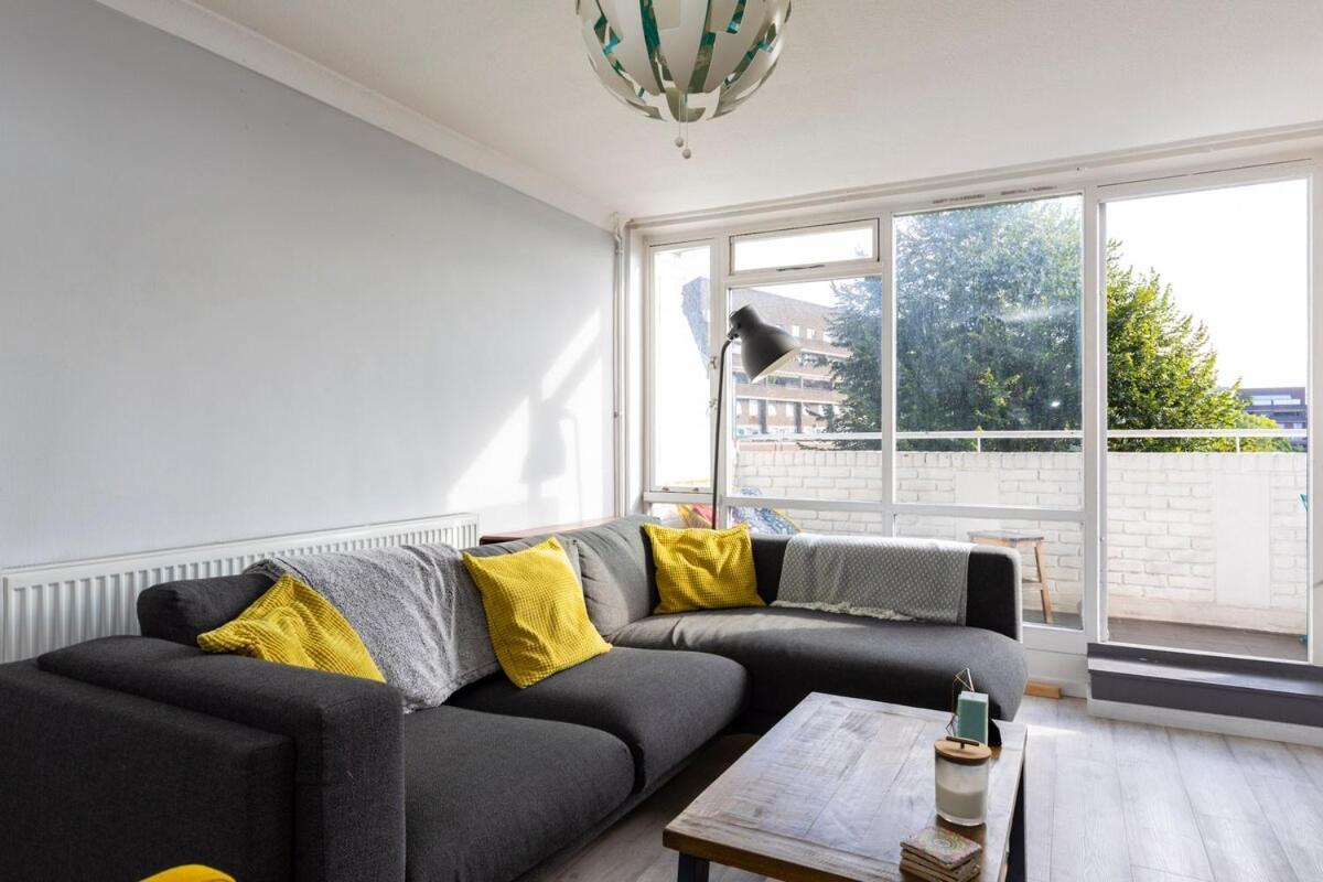 Spacious And Stylish 2 Bed Flat Apartment London