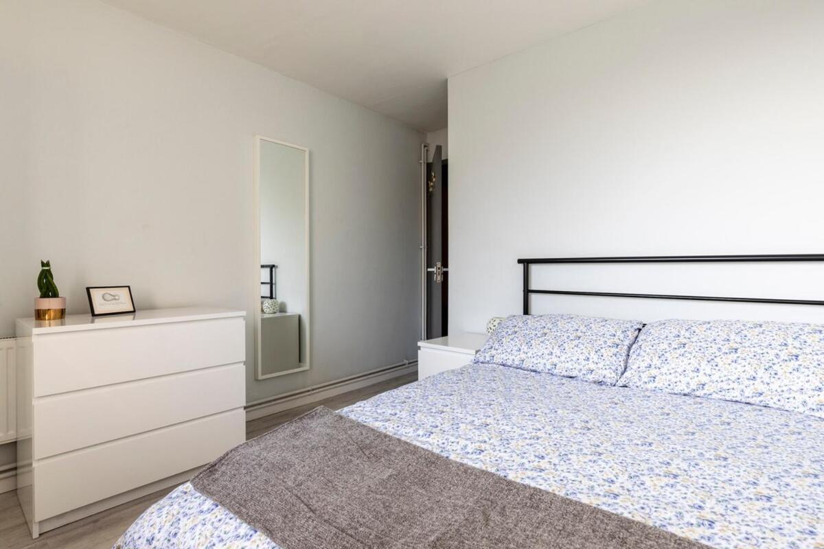 Spacious And Stylish 2 Bed Flat London
